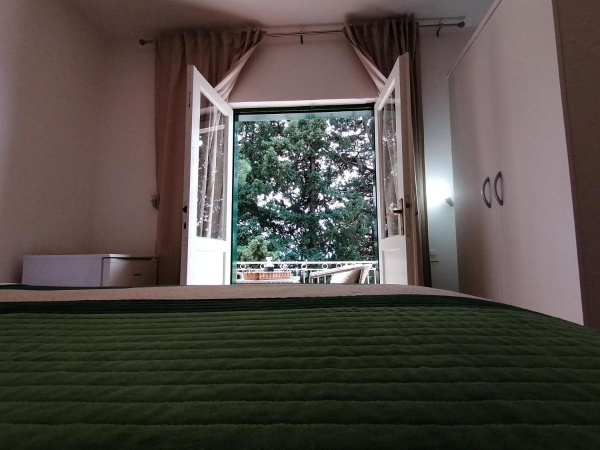 Apartment Borovi With Terrace And Parking Подаца Екстериор снимка