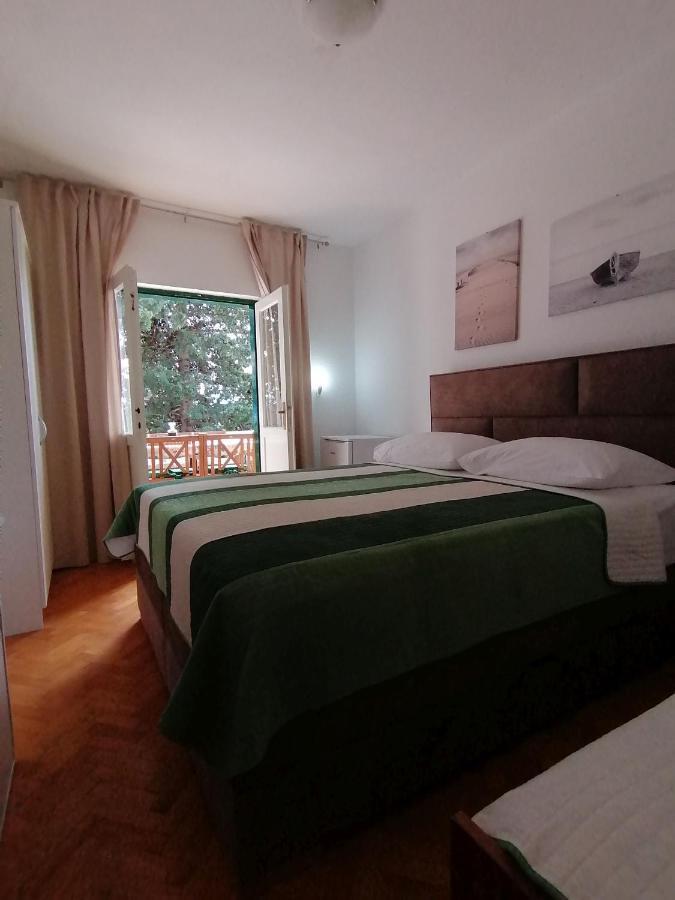 Apartment Borovi With Terrace And Parking Подаца Екстериор снимка