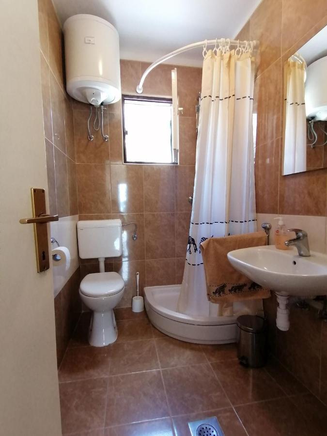 Apartment Borovi With Terrace And Parking Подаца Екстериор снимка
