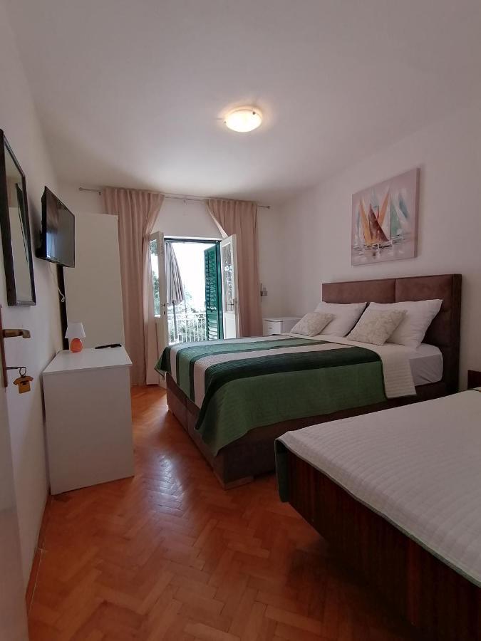 Apartment Borovi With Terrace And Parking Подаца Екстериор снимка