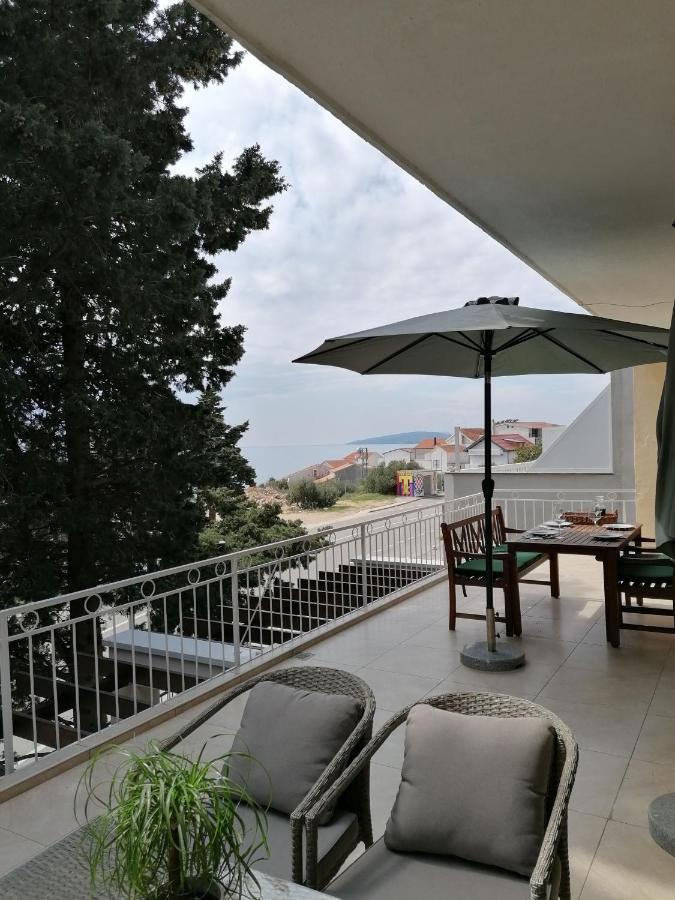 Apartment Borovi With Terrace And Parking Подаца Екстериор снимка